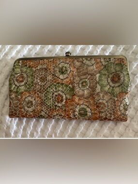 NWOT HOBO Floral Snake Print Kiss Lock clutch wallet.
